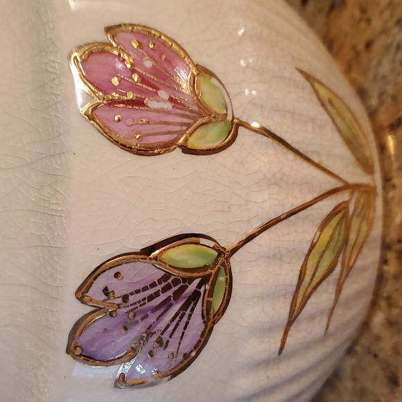 Vintage Queen Anne Arthur Wood floral and gold teapot - Picture 14 of 17